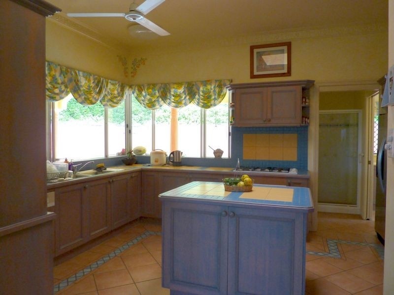 271 Toogood Road, Bayview Heights QLD 4868