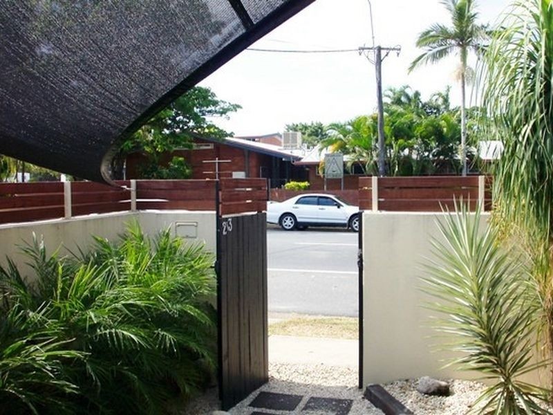 1 & 2/3 Balaclava Road, Earlville QLD 4870