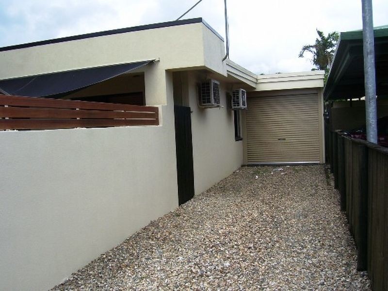 1 & 2/3 Balaclava Road, Earlville QLD 4870