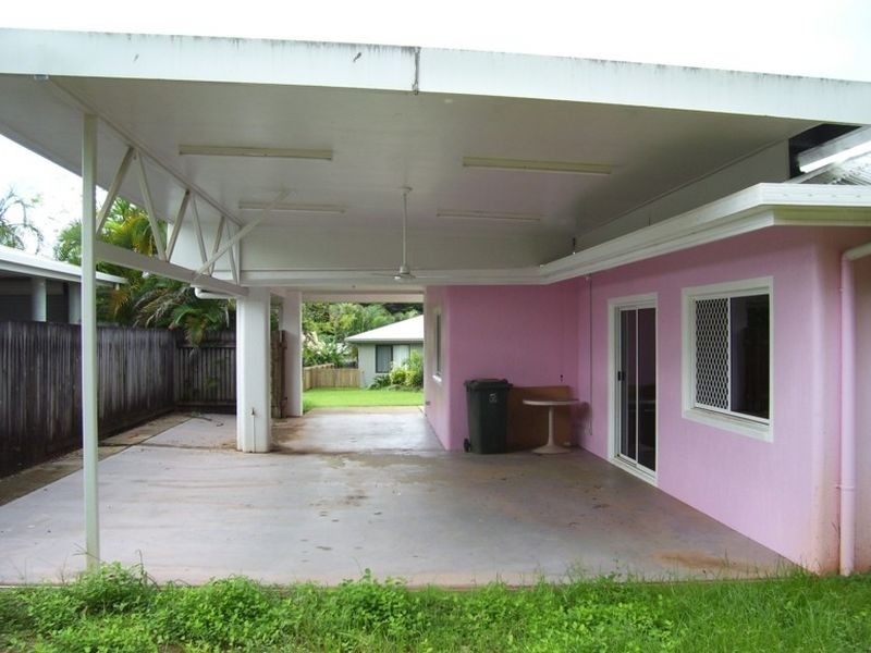 2 Goodfellow Court, Mooroobool QLD 4870