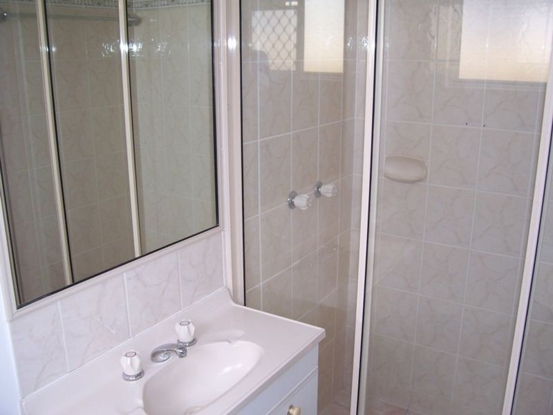 2 Goodfellow Court, Mooroobool QLD 4870