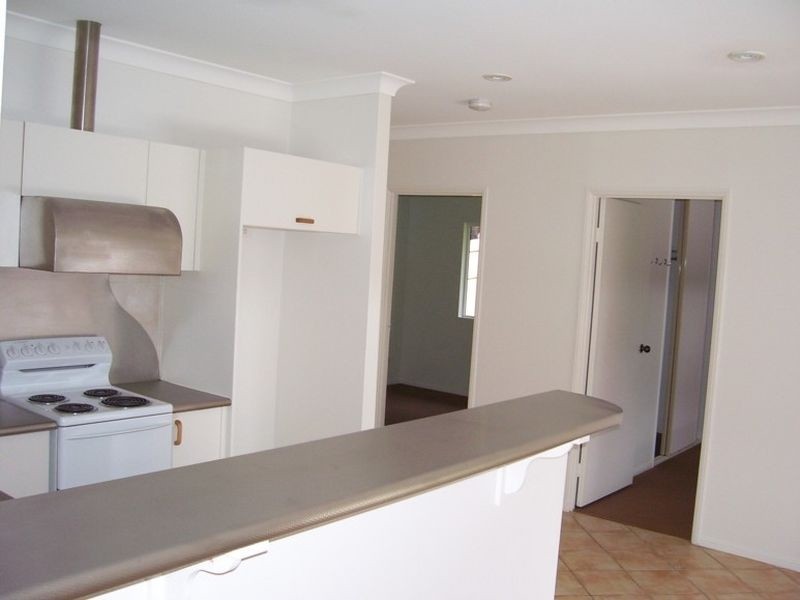 2 Goodfellow Court, Mooroobool QLD 4870