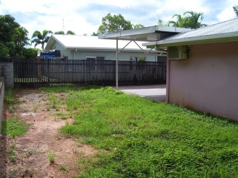 2 Goodfellow Court, Mooroobool QLD 4870