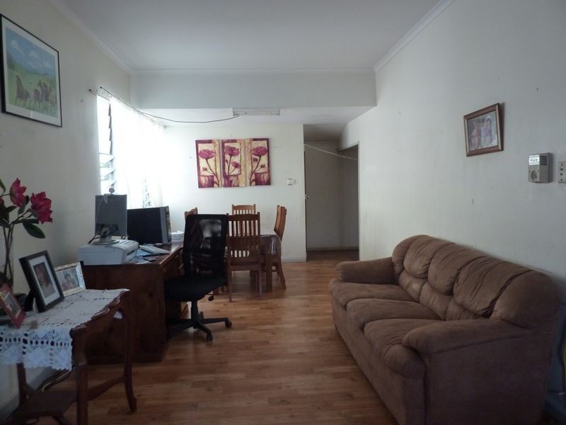 221 Lyons Street, Westcourt QLD 4870