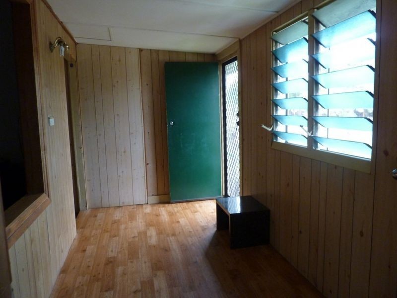 221 Lyons Street, Westcourt QLD 4870