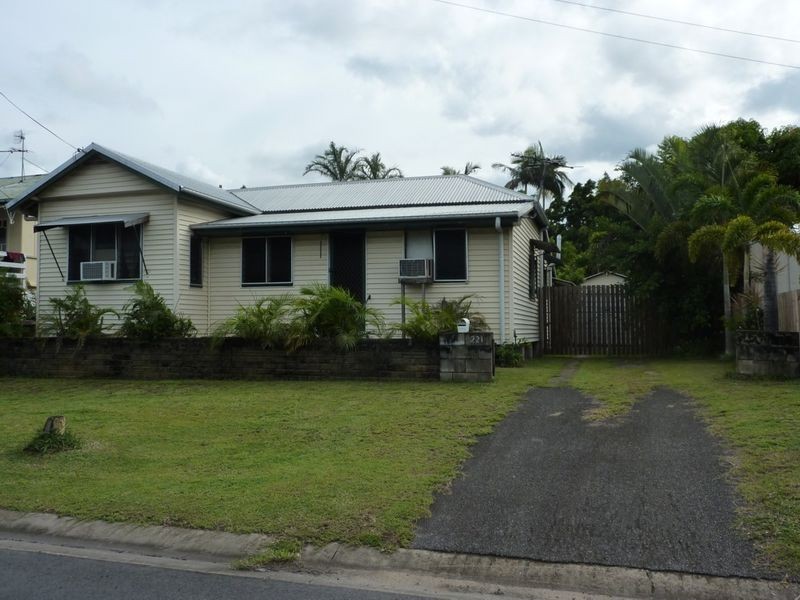 221 Lyons Street, Westcourt QLD 4870