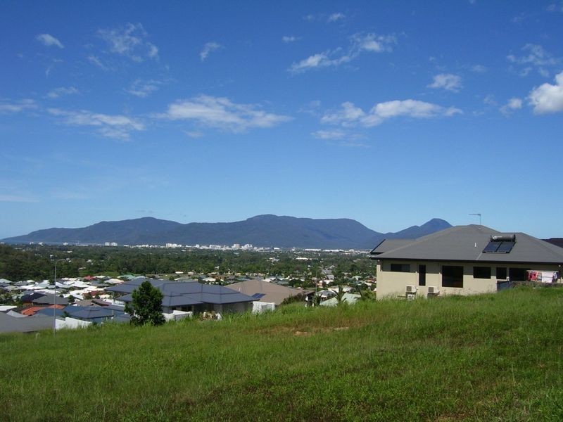 17 Trumpeter Street, Kanimbla QLD 4870