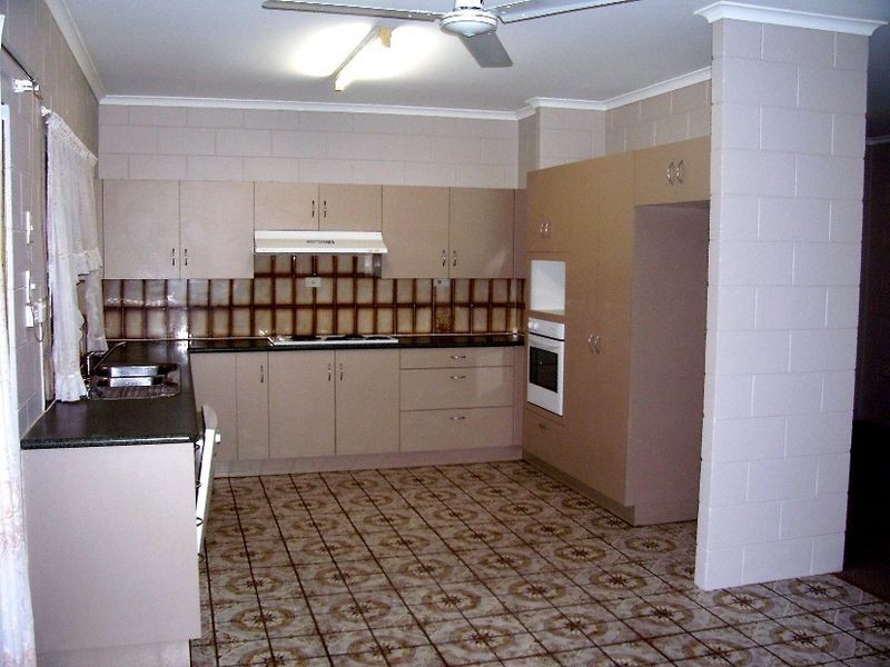 12 Beth Close, Woree QLD 4868