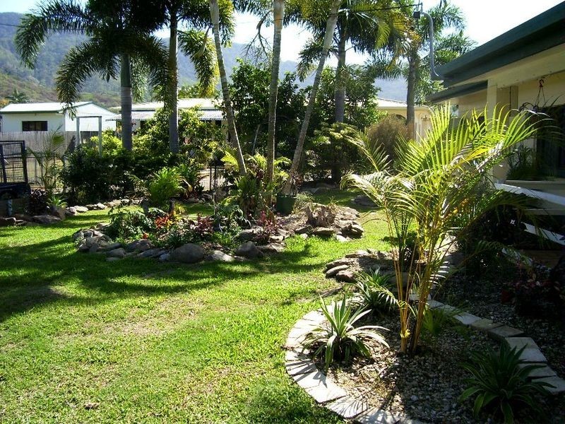 12 Beth Close, Woree QLD 4868