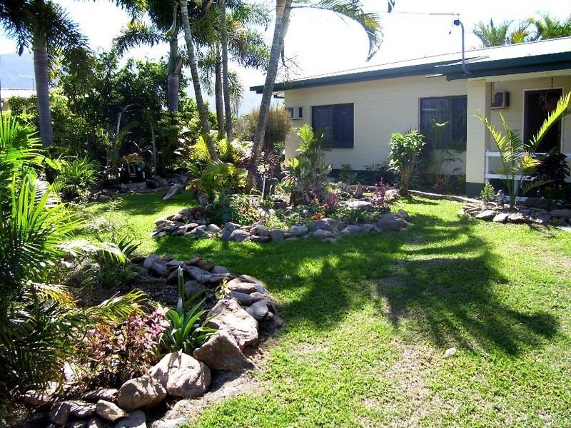 12 Beth Close, Woree QLD 4868