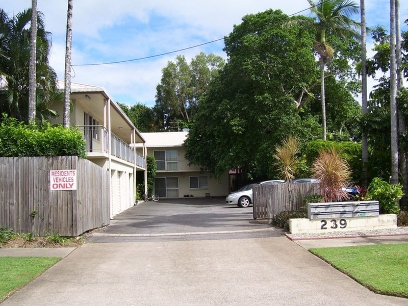 5/239 Lyons Street, Westcourt QLD 4870