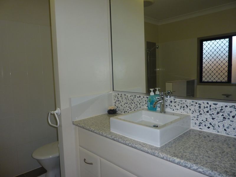 142 McFarlane Drive, Kanimbla QLD 4870