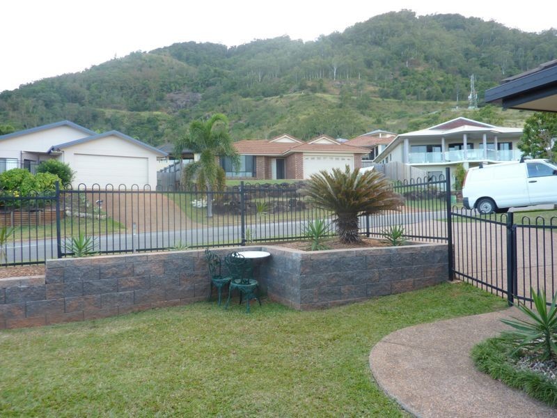 142 McFarlane Drive, Kanimbla QLD 4870