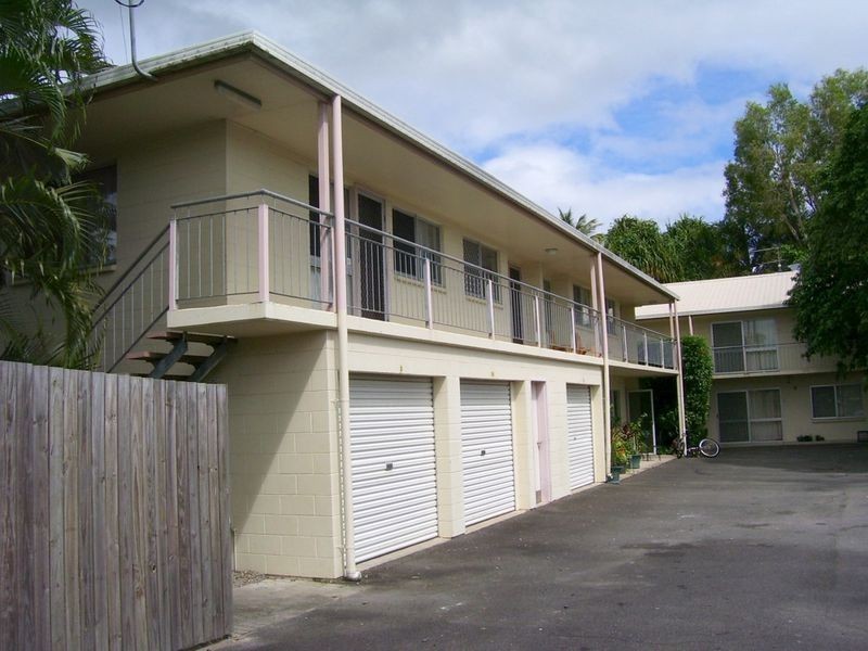 1/239 Lyons Street, Westcourt QLD 4870