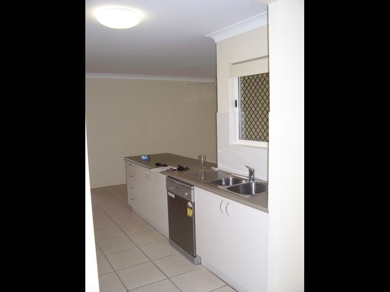 174 Timberlea Drive, Bentley Park QLD 4869