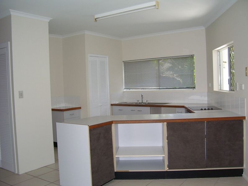 15/8 Rose Street, Westcourt QLD 4870