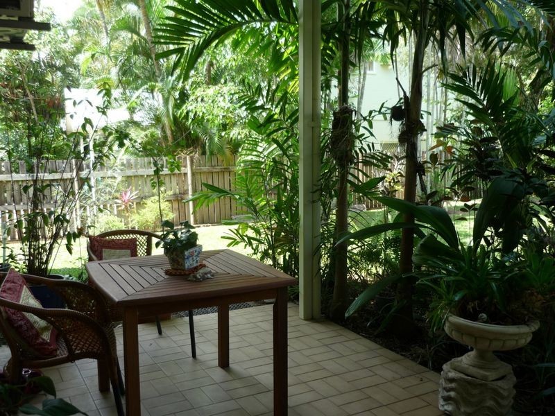2/11 Mintaro Crescent, Woree QLD 4868