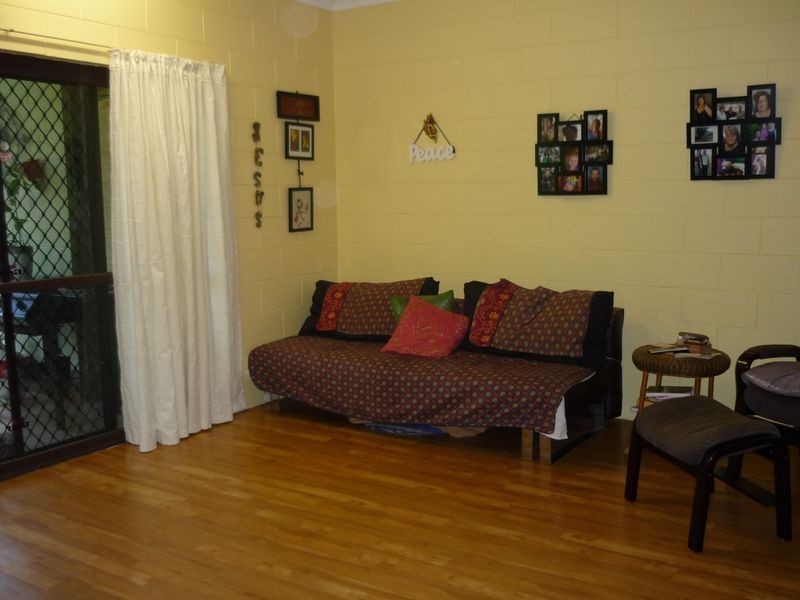 2/11 Mintaro Crescent, Woree QLD 4868
