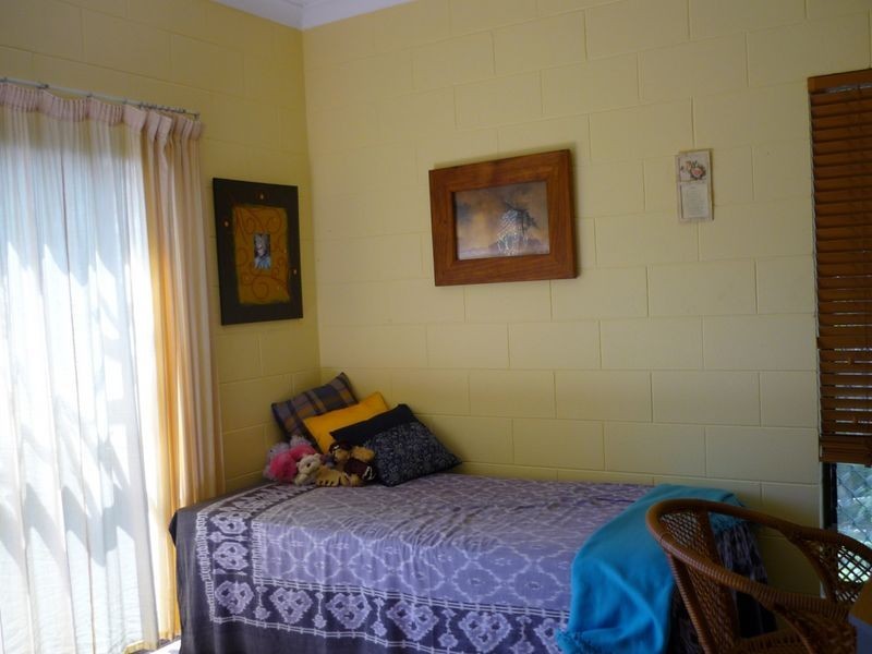 2/11 Mintaro Crescent, Woree QLD 4868