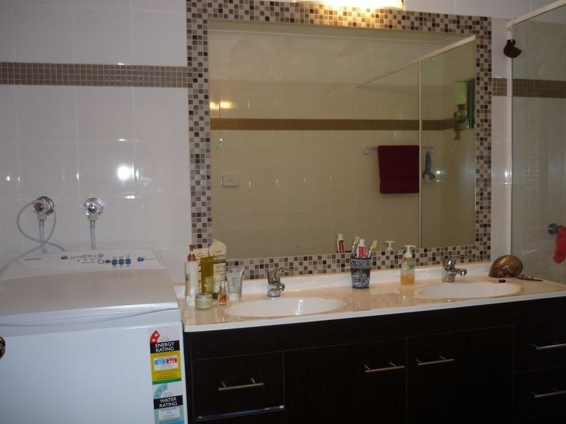 2/11 Mintaro Crescent, Woree QLD 4868