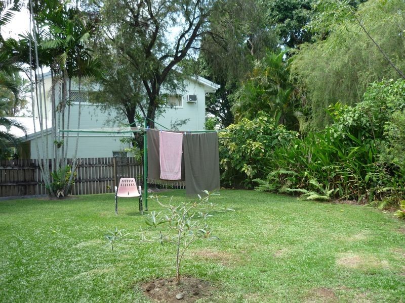 2/11 Mintaro Crescent, Woree QLD 4868