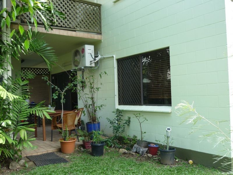 2/11 Mintaro Crescent, Woree QLD 4868