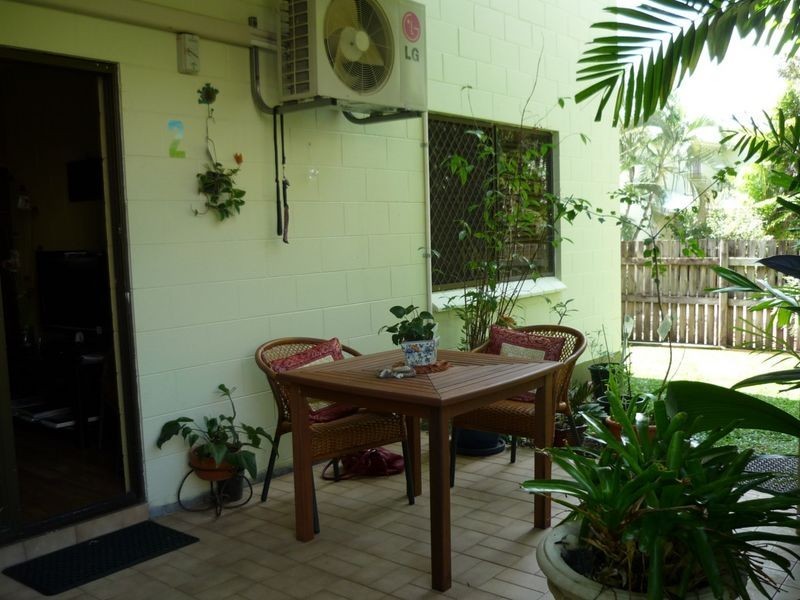 2/11 Mintaro Crescent, Woree QLD 4868
