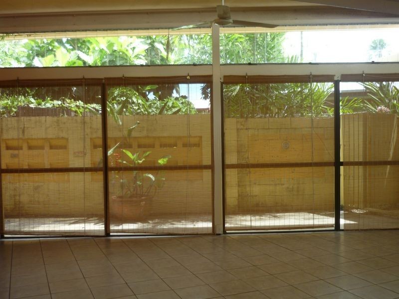 6 Kingsford Street, Mooroobool QLD 4870