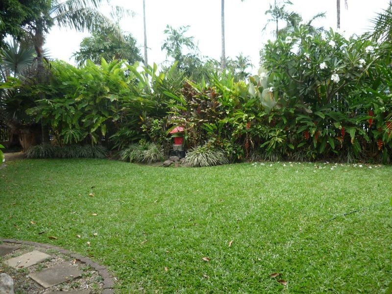 6 Kingsford Street, Mooroobool QLD 4870