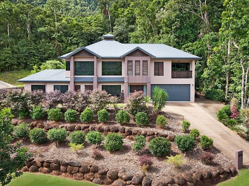 2 Hughes Close, Redlynch QLD 4870
