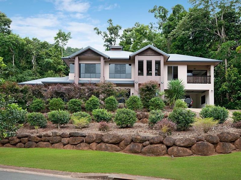 2 Hughes Close, Redlynch QLD 4870