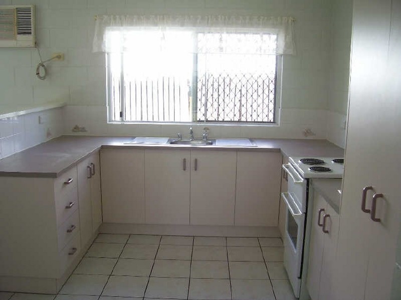 100 Barnard Drive, Mount Sheridan QLD 4868