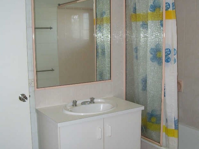 100 Barnard Drive, Mount Sheridan QLD 4868