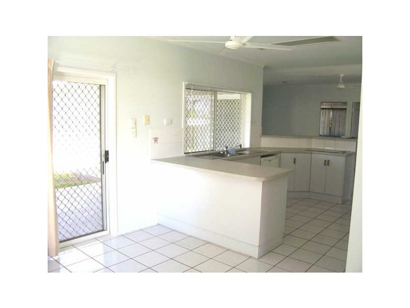 5 Whyandra Close, Mount Sheridan QLD 4868