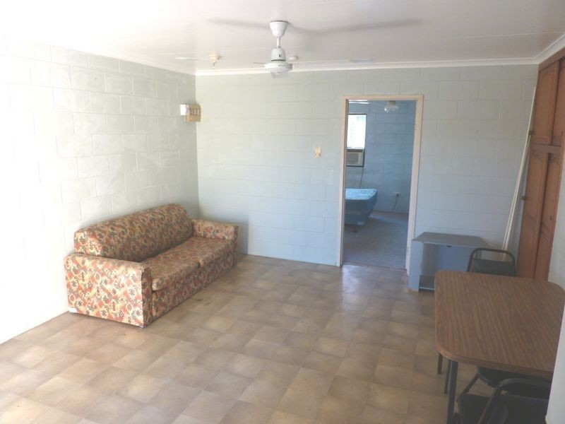 16/6 Hector Close, Westcourt QLD 4870