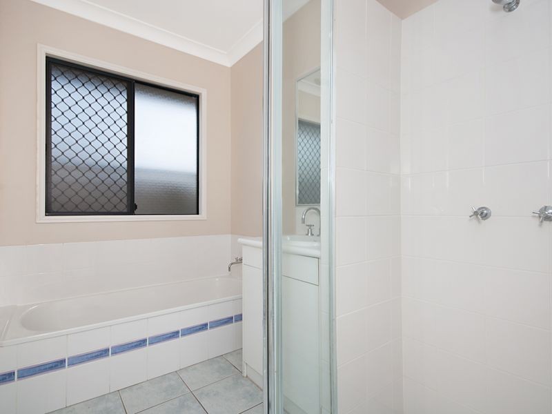 5 Nicholson Close, White Rock QLD 4868