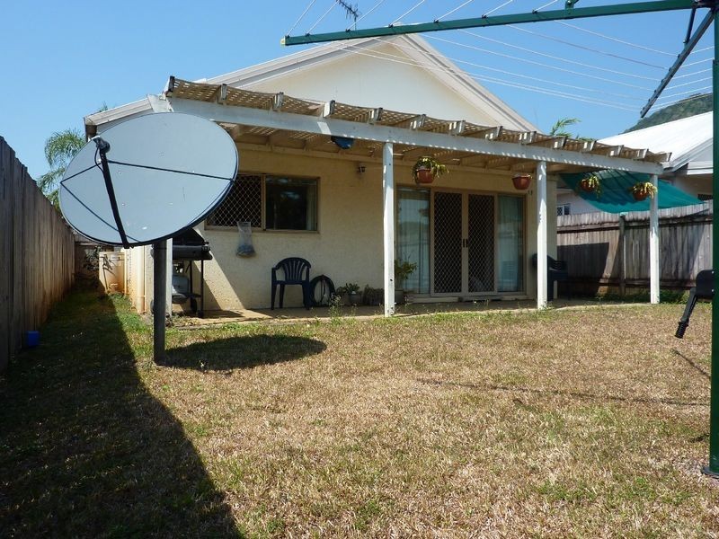 24 Silky Oak Court, Mooroobool QLD 4870