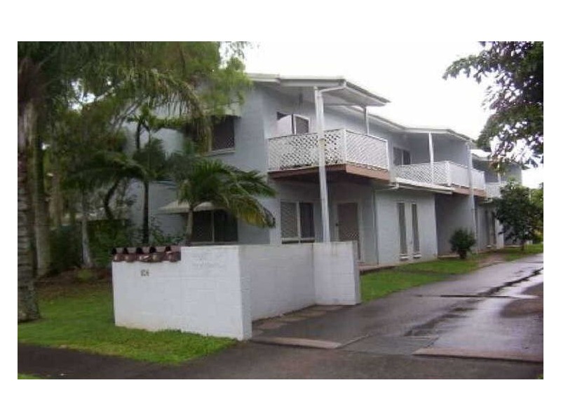 2/106 Callaghan Street, Mooroobool QLD 4870