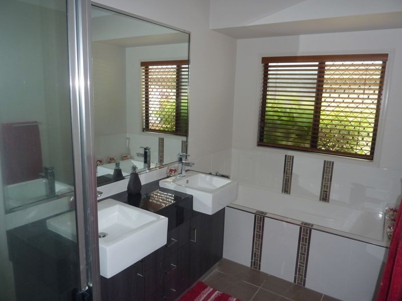 9 Mauro Close, Bentley Park QLD 4869