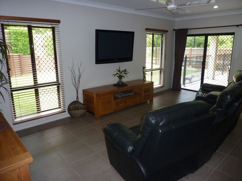 9 Mauro Close, Bentley Park QLD 4869