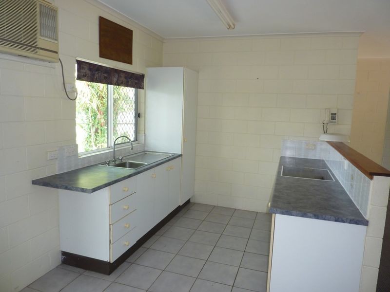 24 Theresa Close, Woree QLD 4868