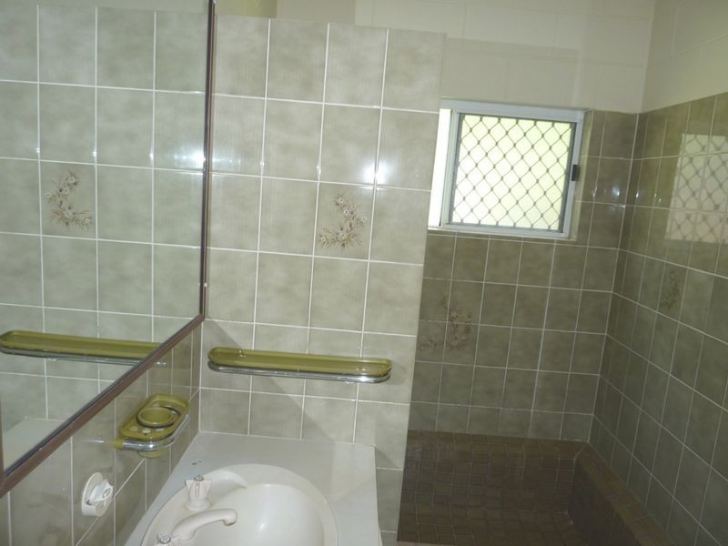 24 Theresa Close, Woree QLD 4868