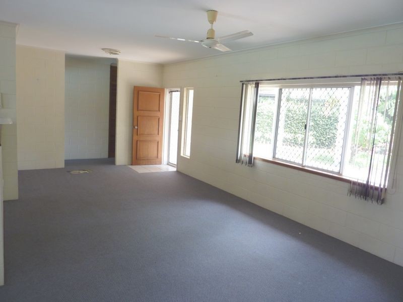 24 Theresa Close, Woree QLD 4868