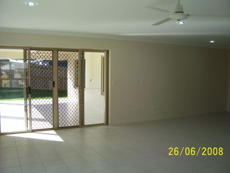 1 Chandra Close, Redlynch QLD 4870