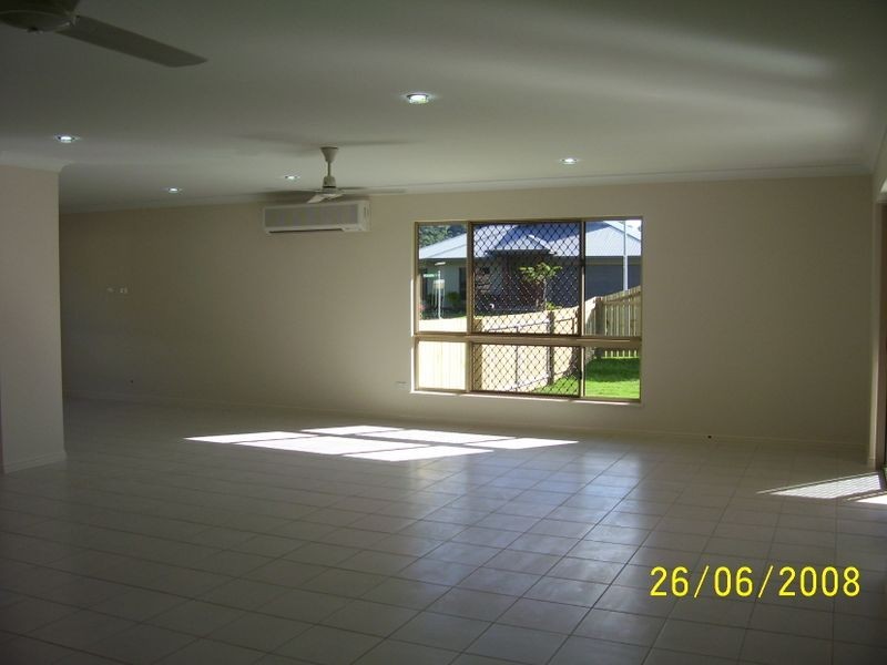 1 Chandra Close, Redlynch QLD 4870