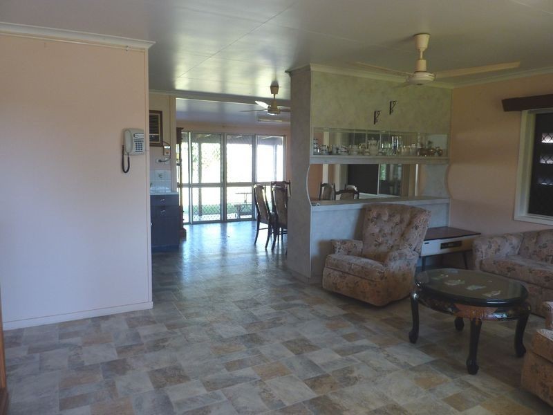 9 Zircon Street, Bayview Heights QLD 4868