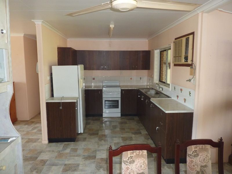 9 Zircon Street, Bayview Heights QLD 4868