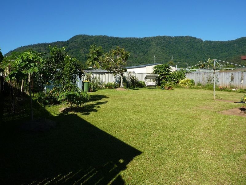 9 Zircon Street, Bayview Heights QLD 4868