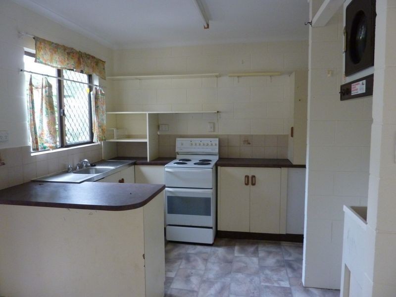 2/17 Sandown Close, Woree QLD 4868