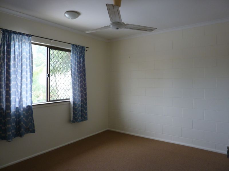 2/17 Sandown Close, Woree QLD 4868